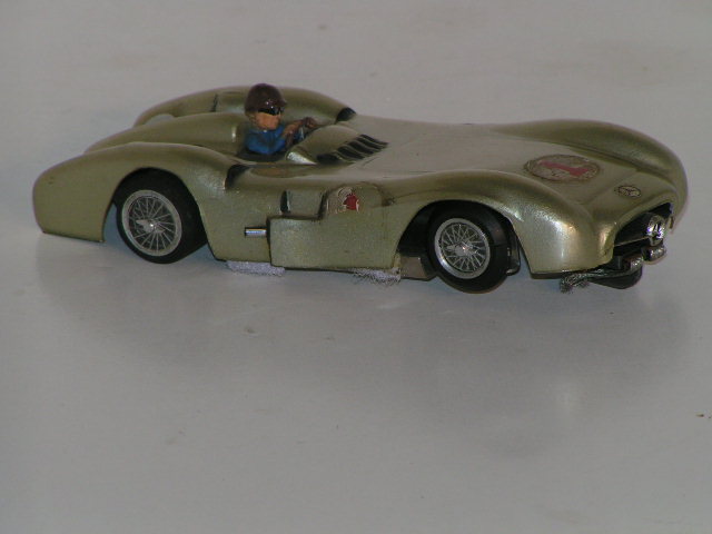 1/32ND SCALE MERCEDES SILVER ARROW BUILT & PAINTED BY S.T.GOOI