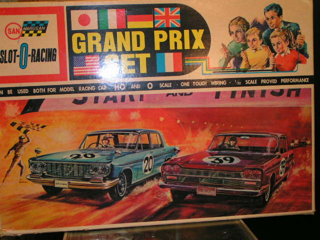 1/32 STOCK CAR SET.THE BOX IS HUGE ONE OF THE LARGEST I HAVE EVER SEEN.RARE SET.released 1966