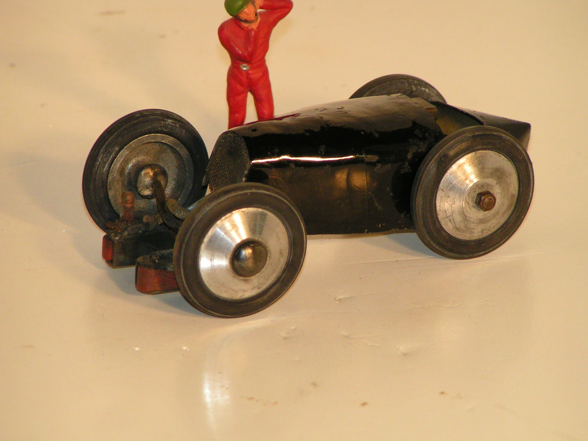 BLACK 1932 CAR,BRASS BODY.