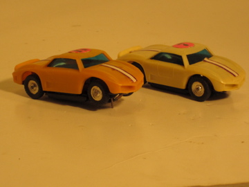 2 FERRARIS 1/43.