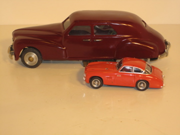 1/14 SCALE ALFA ROMEO S 10 NEXT TO A TOPSLOT 1/32 PEGASO