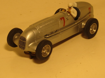 1/32ND SCALE  MERCEDES W25.1934/35. FROM PERSONAL COLLECTION OF MARLON. CUSTOM MADE FOR RACING
