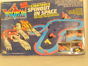 VOLTRON DEFENDER OF THE UNIVERSE SET WITH ROBT LIONS. MIB