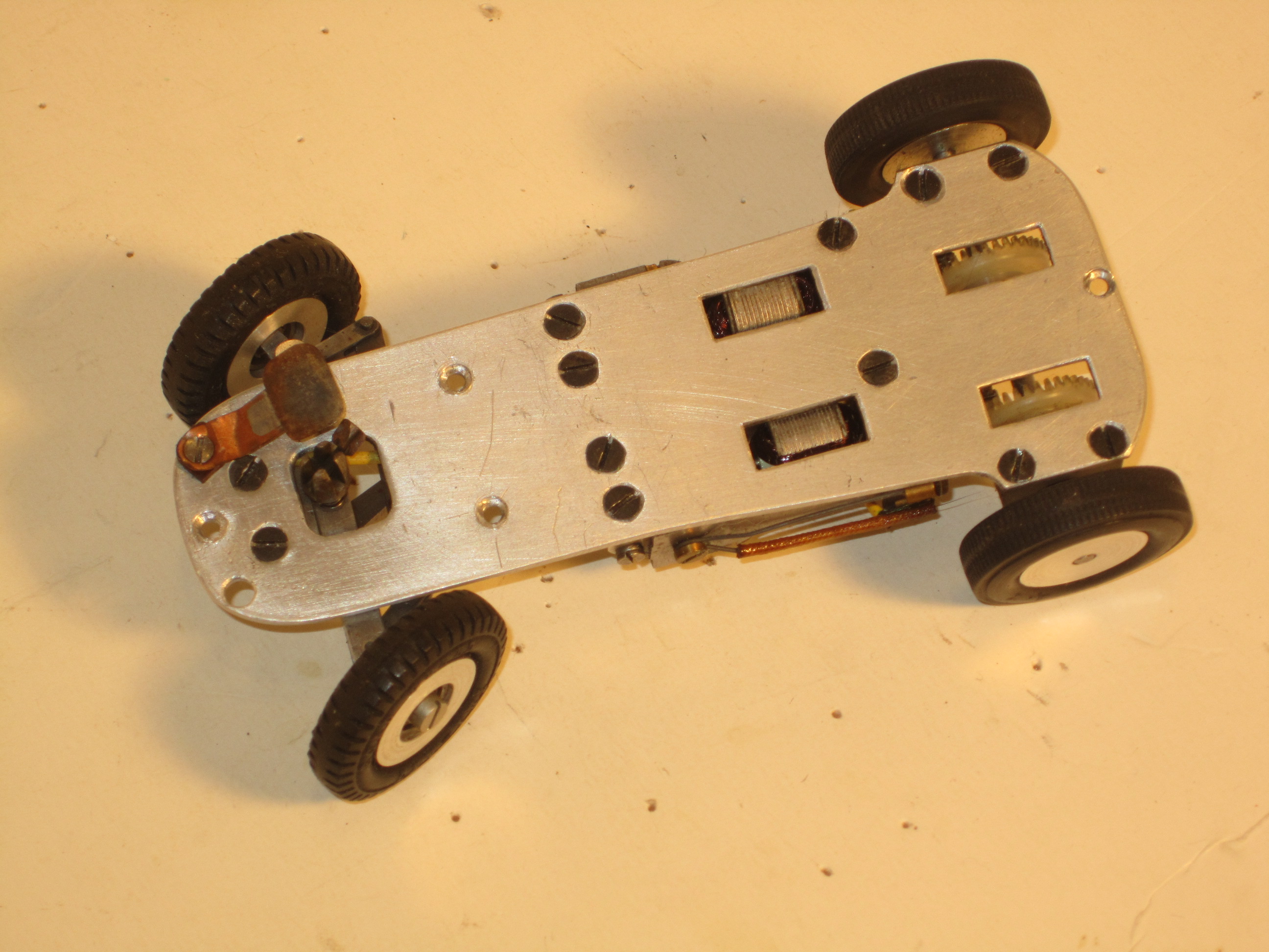 underside of the double motor 1/24 Merit BRM type 25