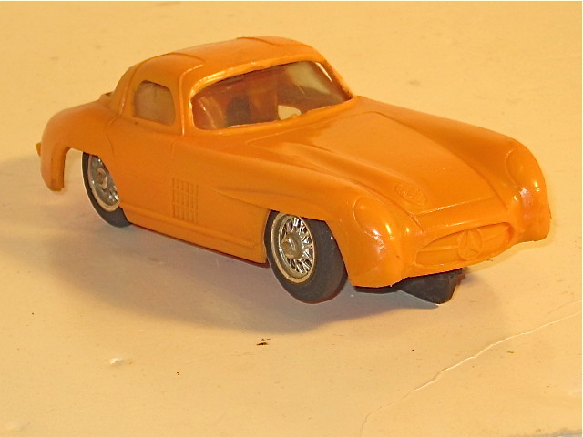 132 Mercedes 300sl with interior