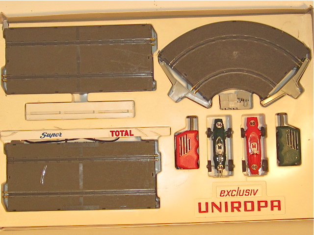 CONTENTS OF THE 1/40TH SCALE SET