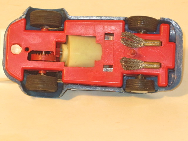 UNDERSIDE OF THE PORSCHE