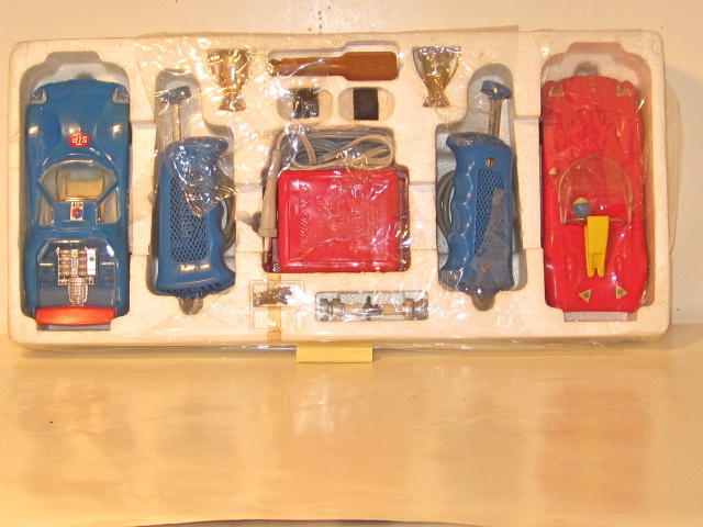 CONTENTS hWITH A 1/24TH SCALE ALFA ROMEO & A RARE SAMURAI