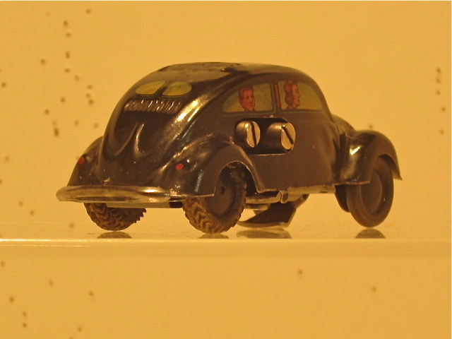 REAR OF THE 1/43RD SCALE TINPLATE VW BEETLE 1938. VERY VERY RARE