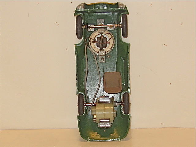 INSIDE THE 1/24TH SCALE ASTON MARTIN