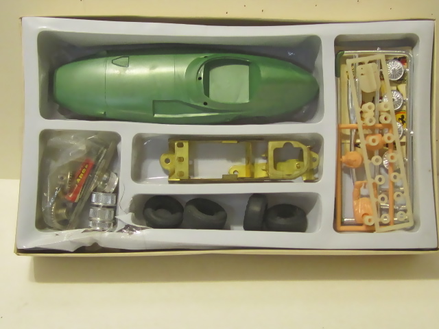 1/24TH SCALE VANWALL. MIB