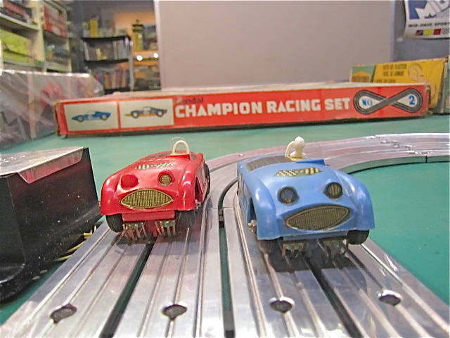 FRONT VIEW OF THE 1/32ND SCALE AUSTIN HEALEY FROG EYED SPRITES FROM THE 1961 SET.