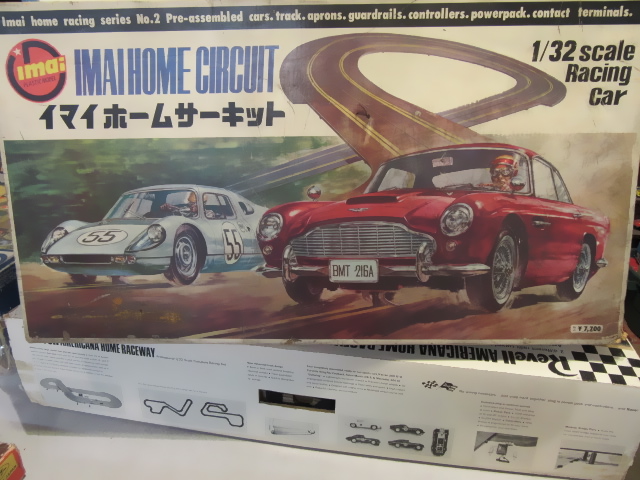1/32ND SCALE SET, JAGUAR XKE & ASTON MARTIN. RARE SET/RELEASED1965