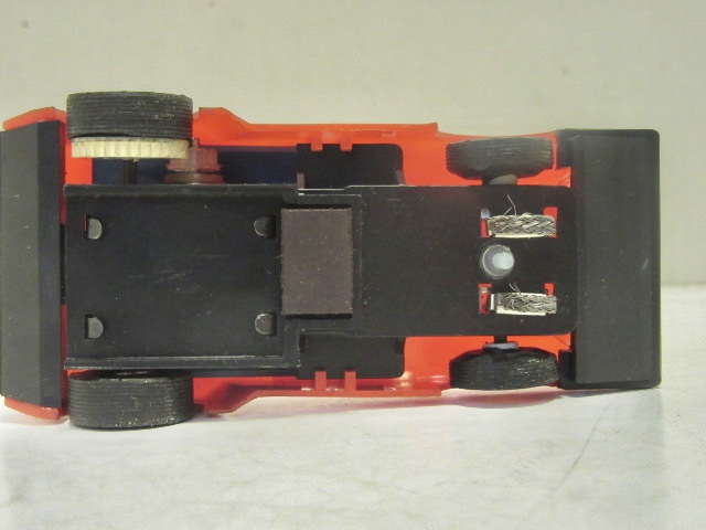 UNDERSIDE OF THE 1/43RD SCALE SLOT CAR