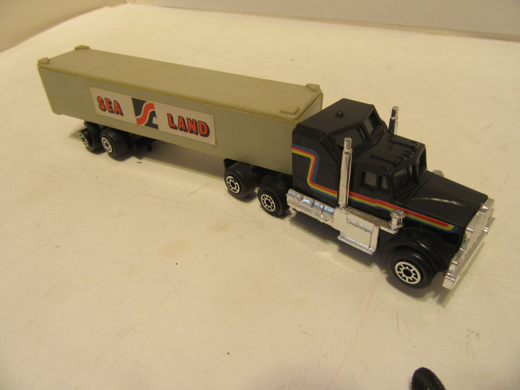 HO SCALE SEMI TRUCK