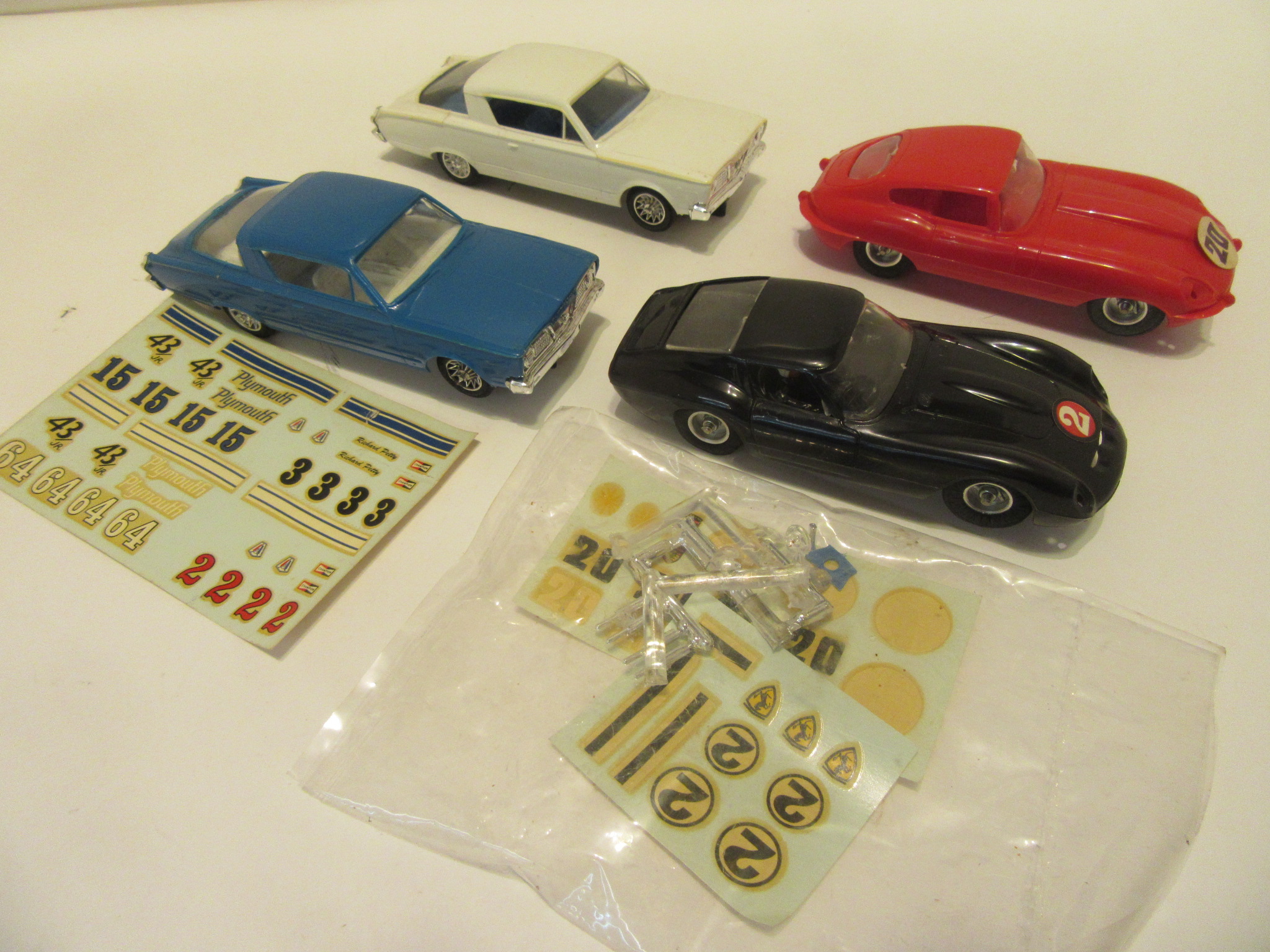 MARK 4SET CARS, 2 BARRACUDAS & A JAGUAR XKE & A FERRARI 250 GTO
