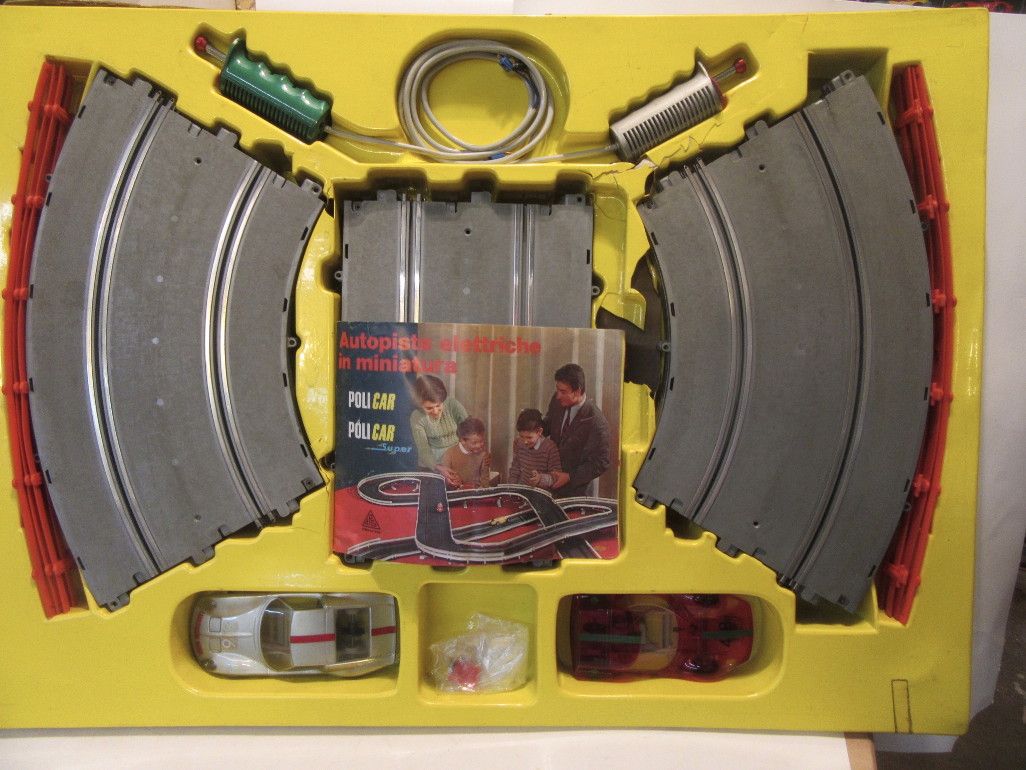 CONTENTS OF THE 1/24TH SCALE 300SP SET. VERY RARE