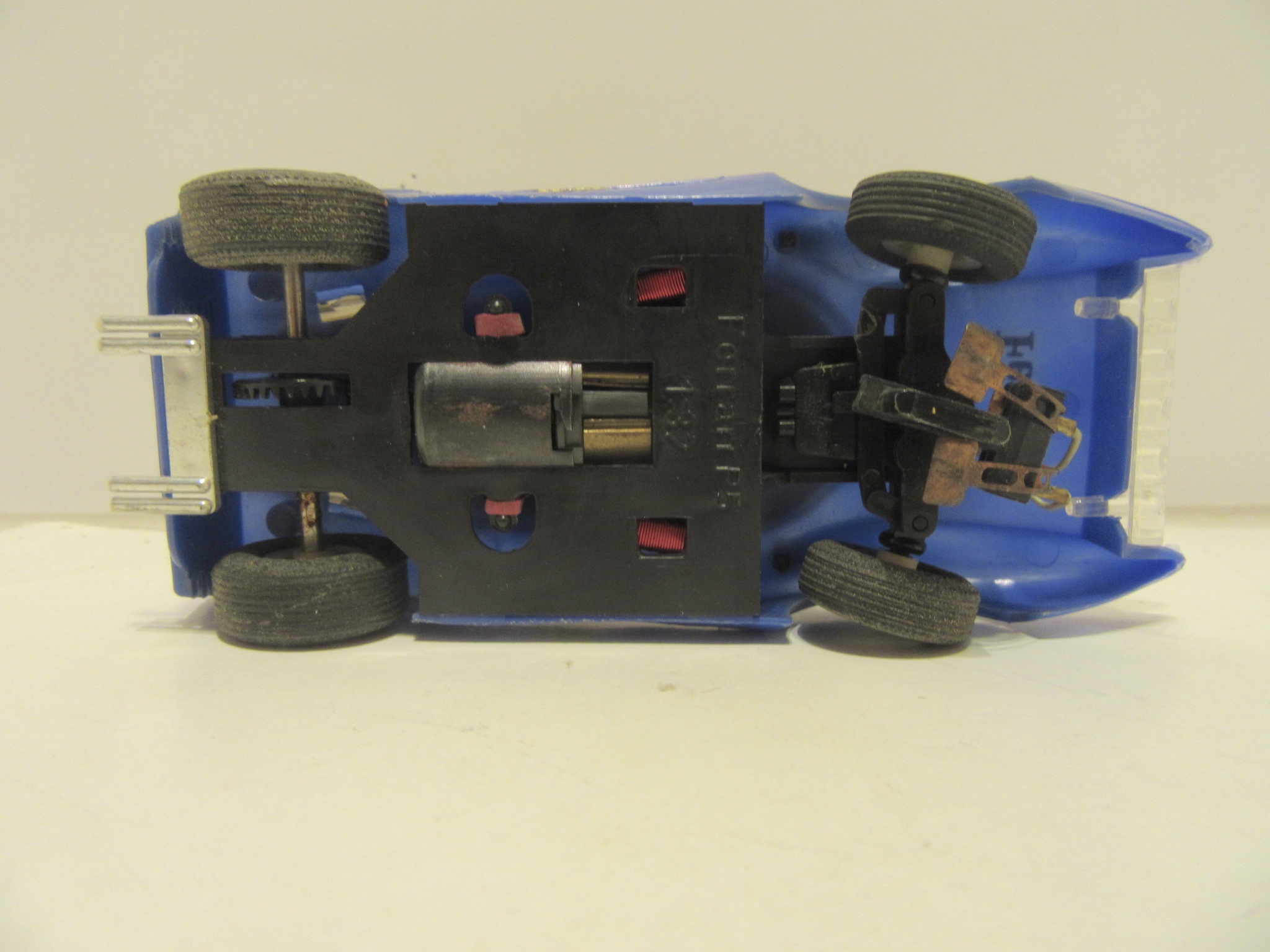 UNDERSIDE OF THE 1/32ND SCALE FERRARI P5