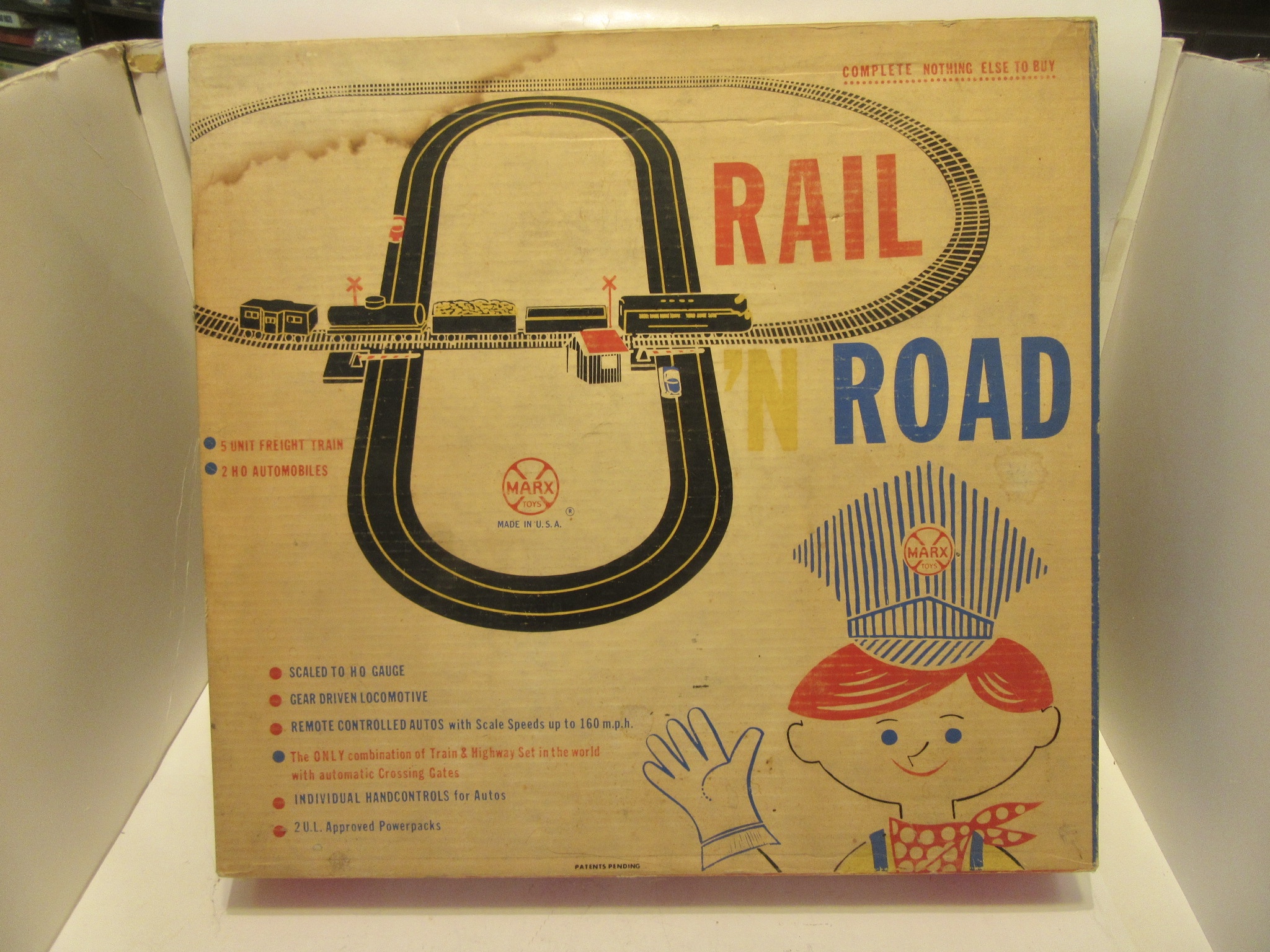 HO 1961 SET,2 CARS AND A COMPLETE TRAIN