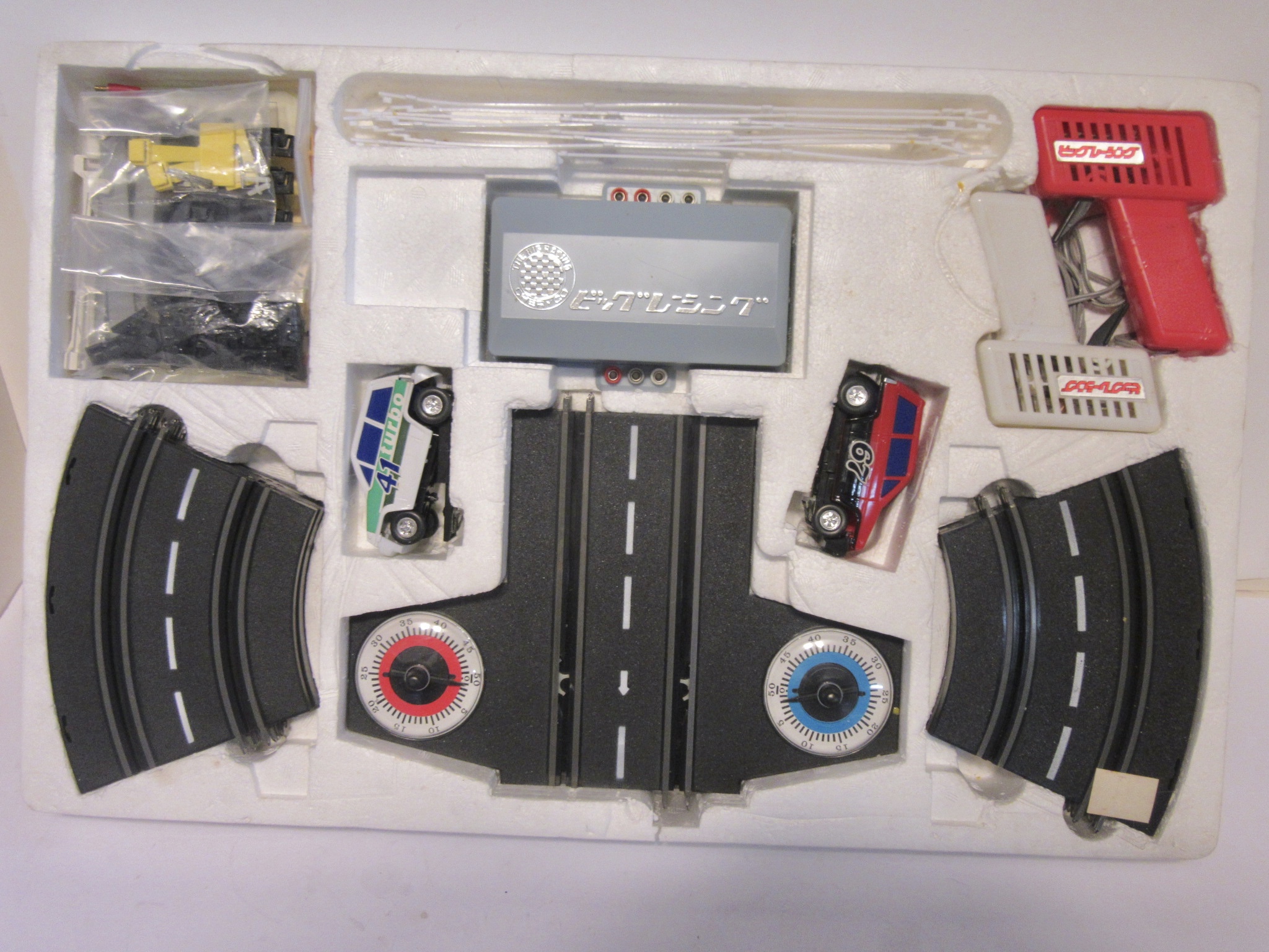 Contents of the Datsun Willy race set