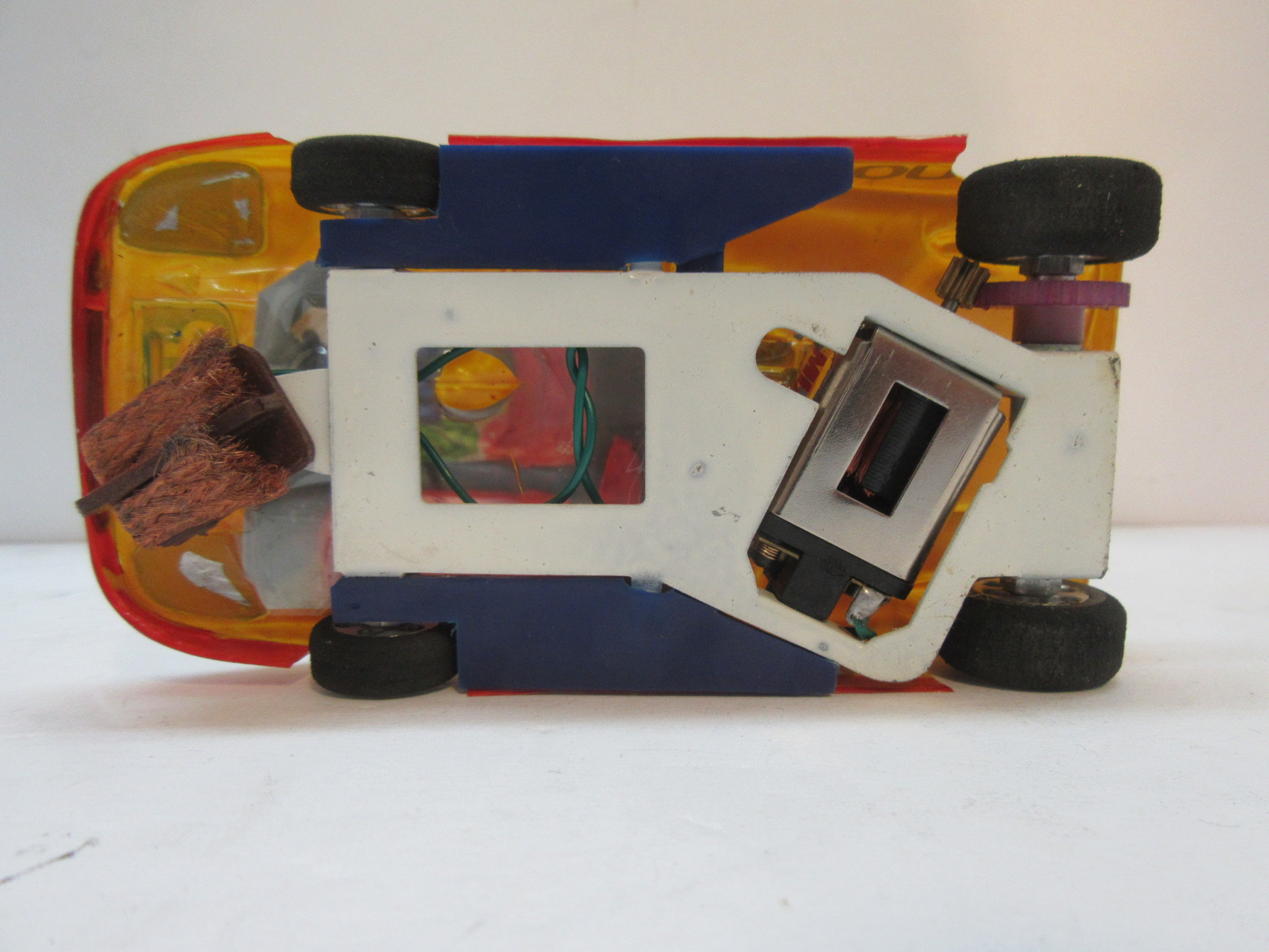 1/32ND SCALE PORSCHE CHASSIS