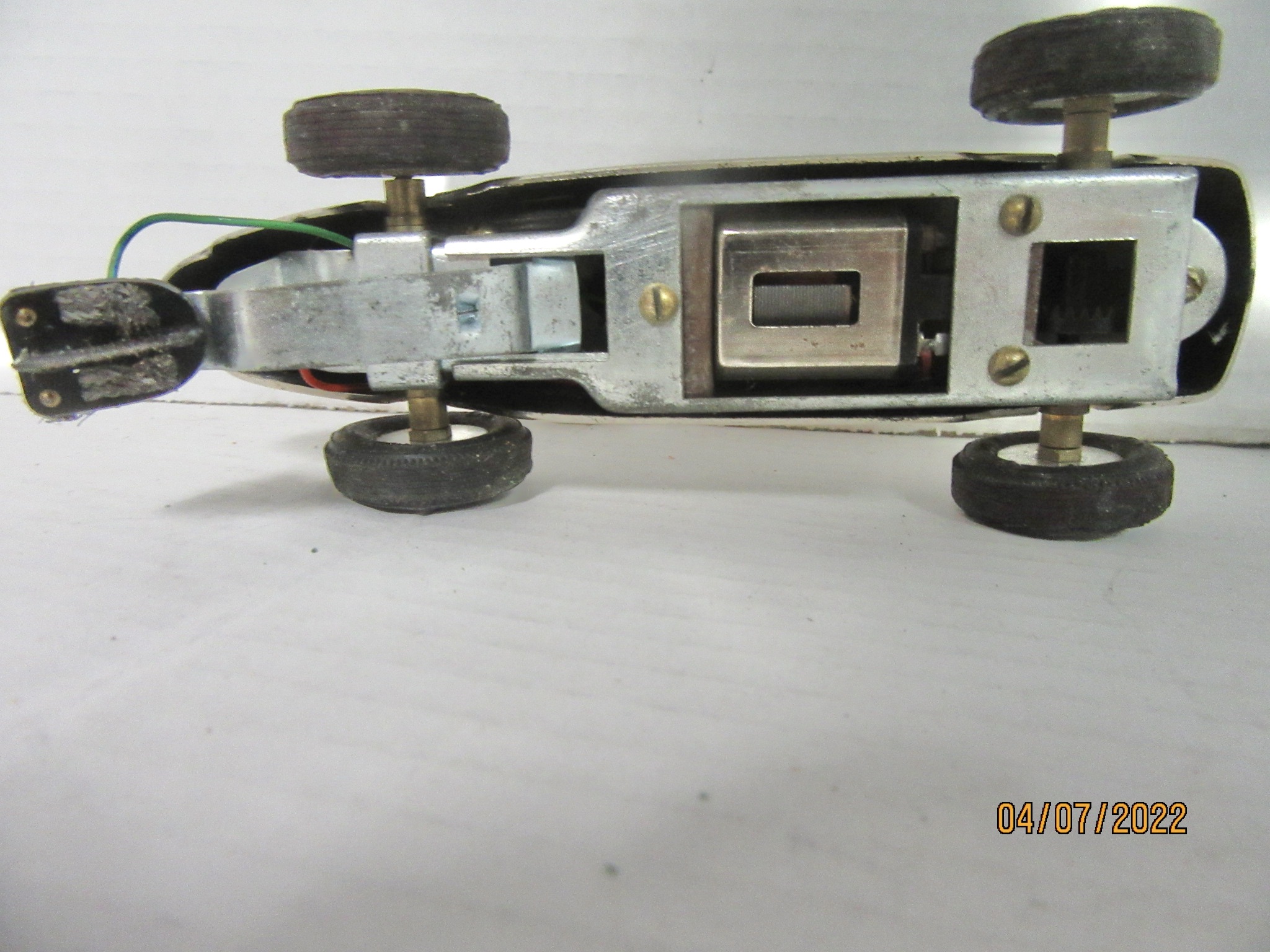 1/24TH SCALE METAL CHASSIS.