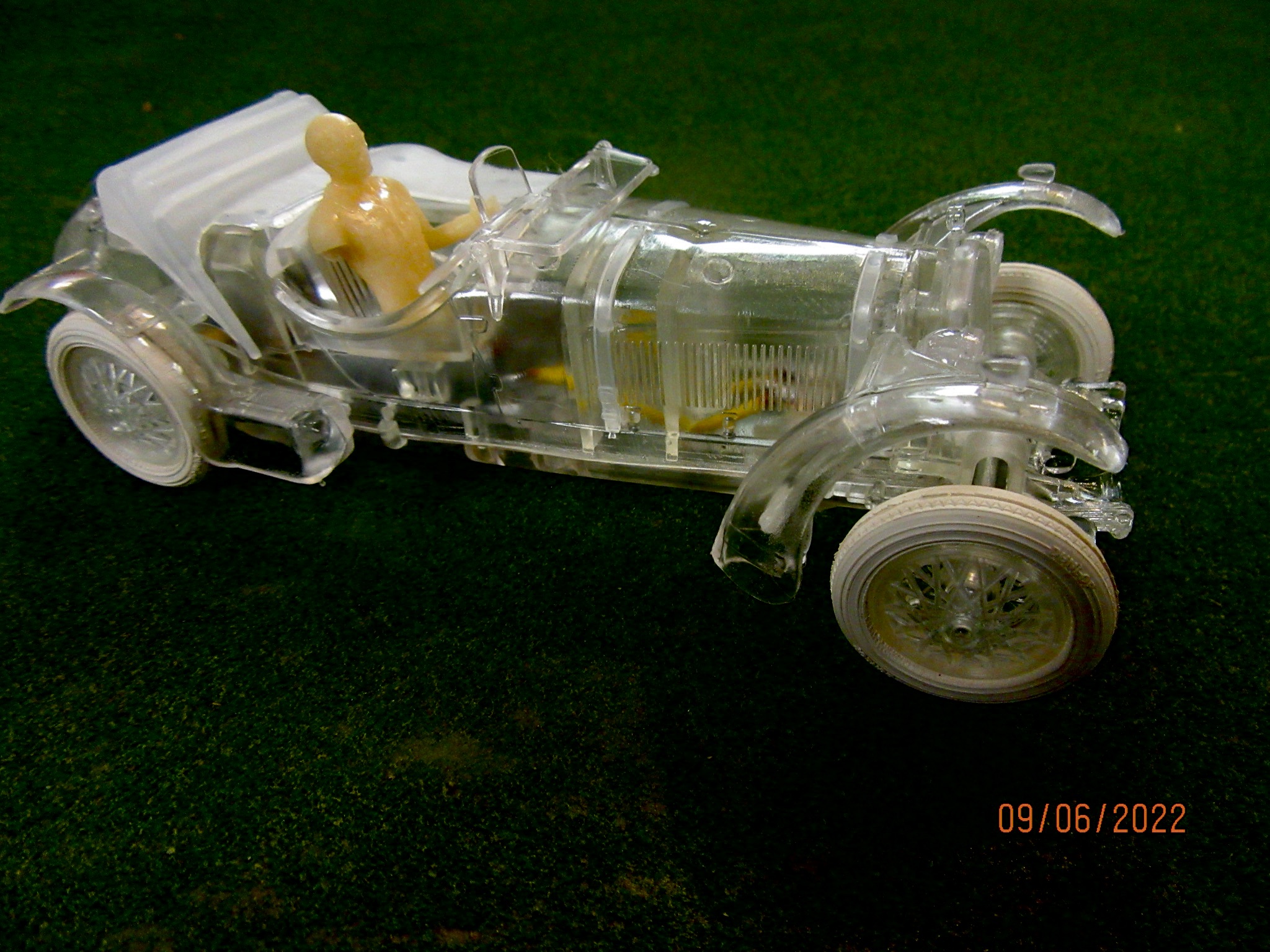 1/32ND SCALE ALFA ROMEO 8C. CLEAR