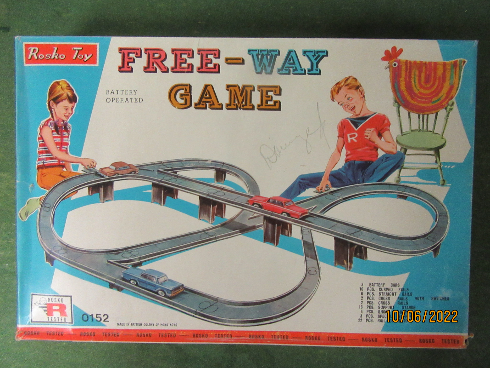 1962 SET WITH 3 TINPLATE BODIED TOYOTAS & TINPLATE TRACK BATTERY OPERATED, RARE