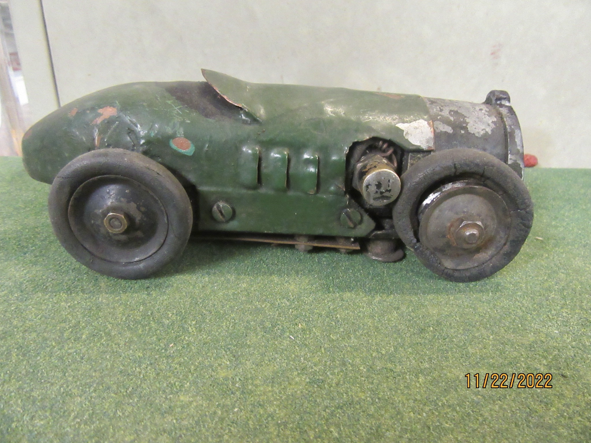 1930S METAL GREEN CAR.RARE