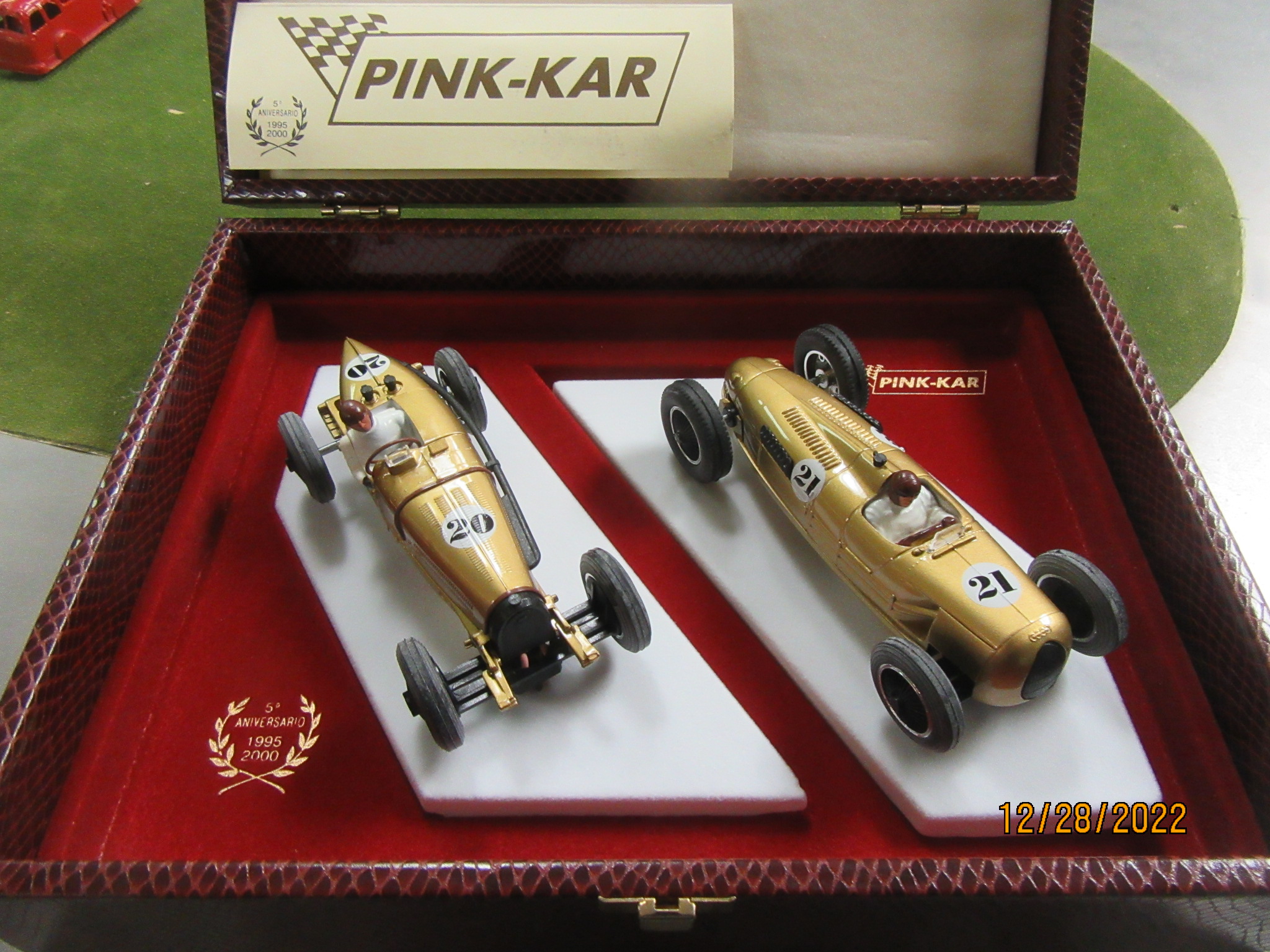 1/32ND SCALE GOLD PLATED AUTO UNION & BUGATTI. 100 MADE