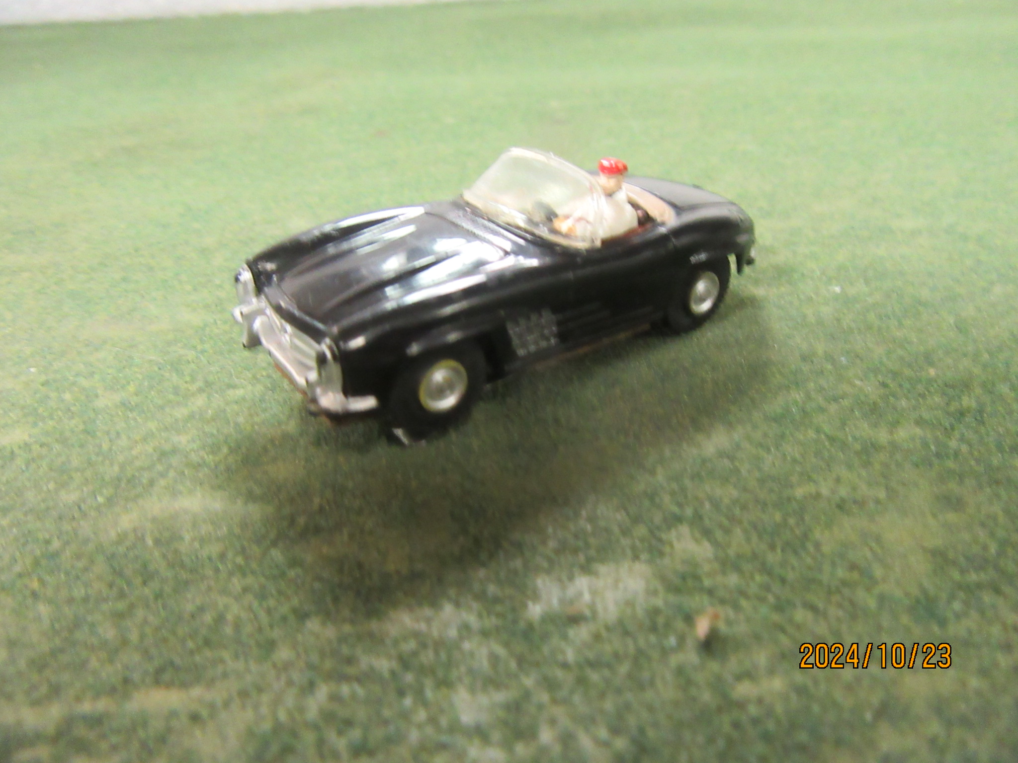 HO SCALE CORVETTE.  VIBRATOR