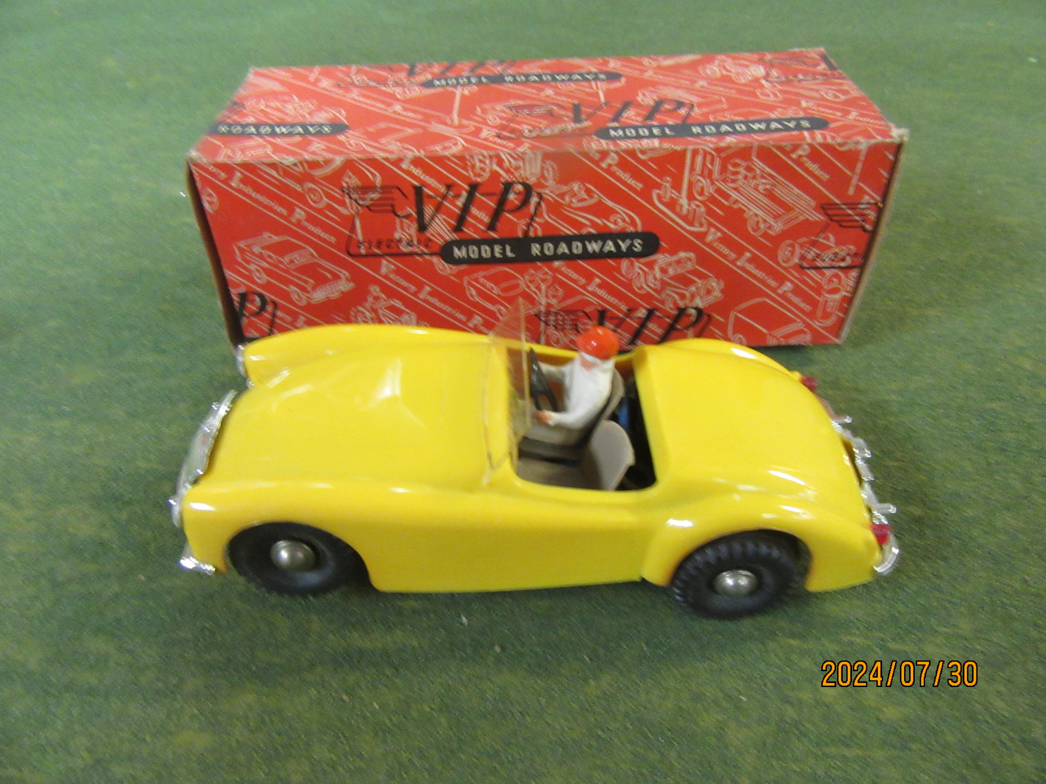 1/32ND SCALE MGA MIB MADE IN 1957  WITH FRAGILE WIRE CONTACTS