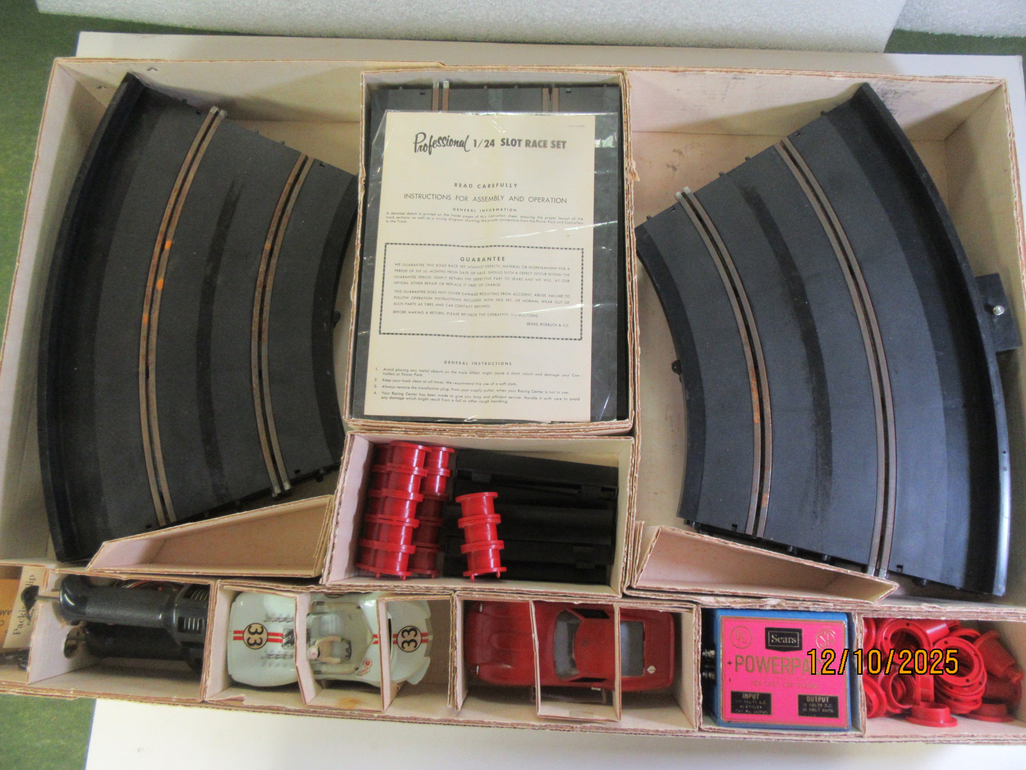 CONTENTS OF THE 1/24TH SCALE SET