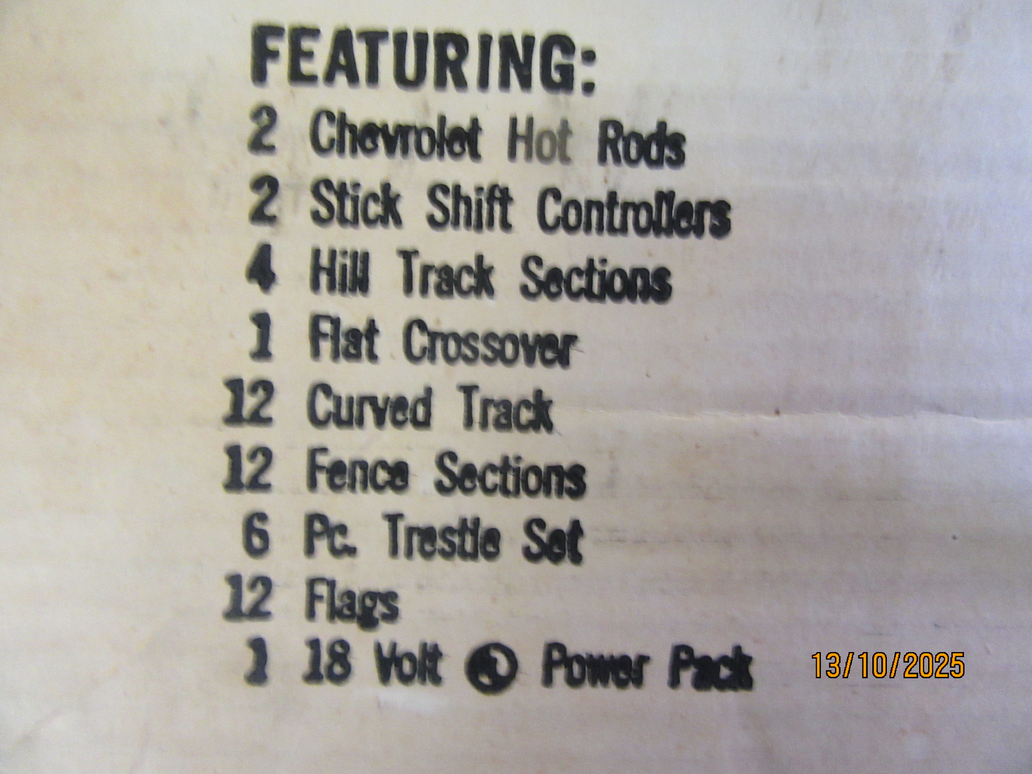 WHATS IN THE 1/32ND SCALE AUTO ROAD RACER SET WITH 2 CHEVY HOT RODS