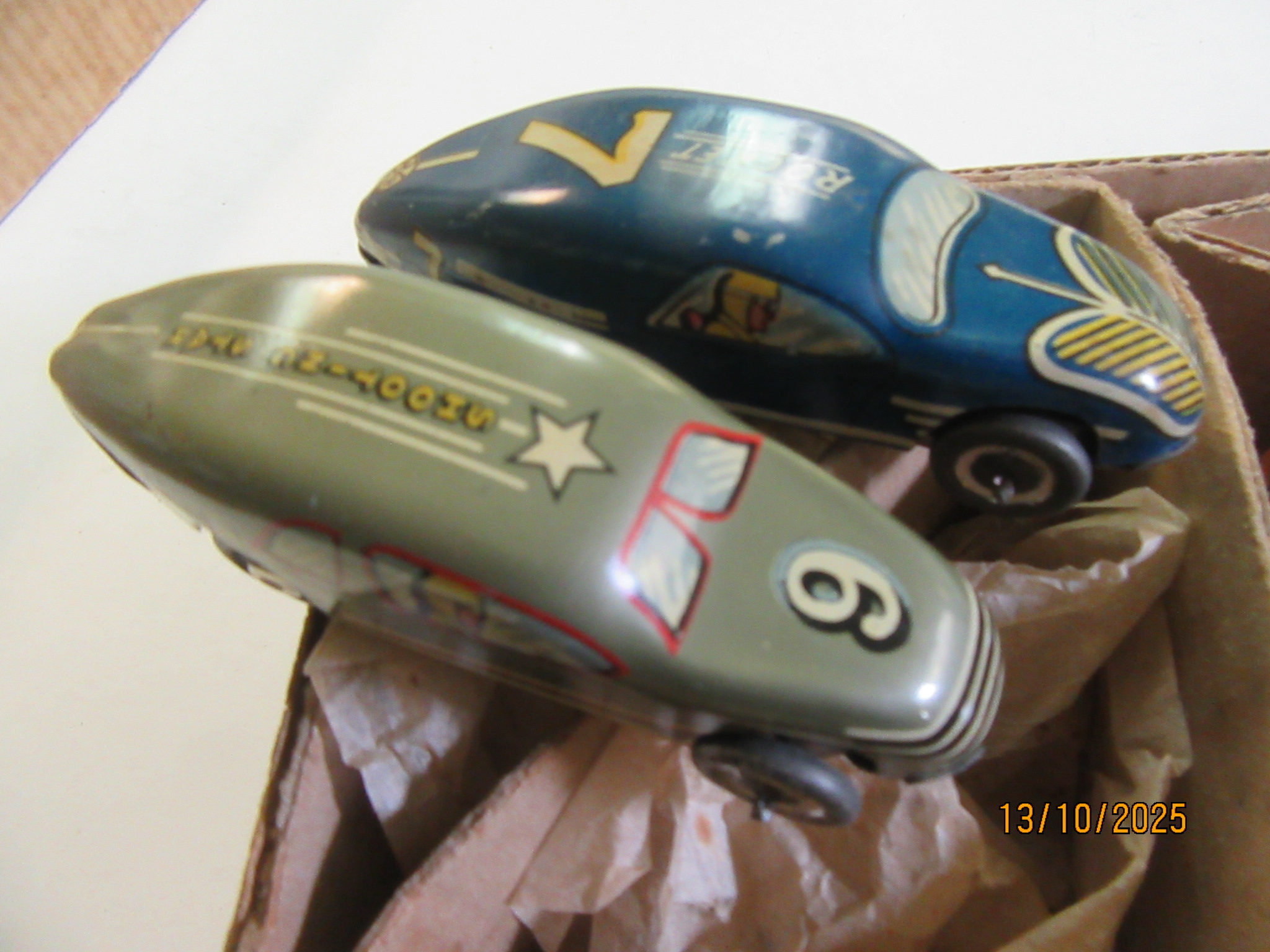 2 TINPLATE CARS FOR THE 1937 ELECTRIC SPEEDWAY SET