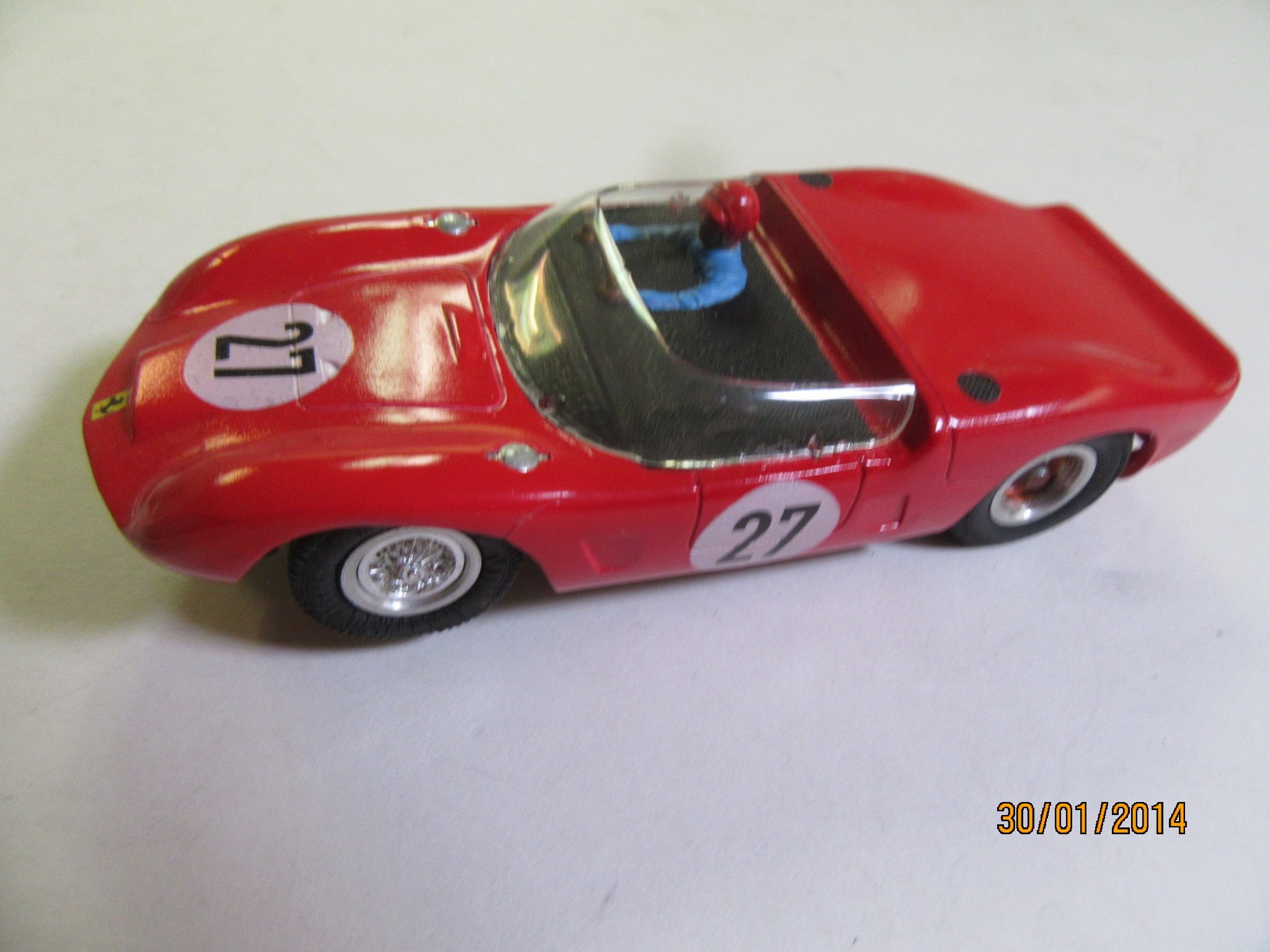 1/32ND SCALE FERRARI SET CAR