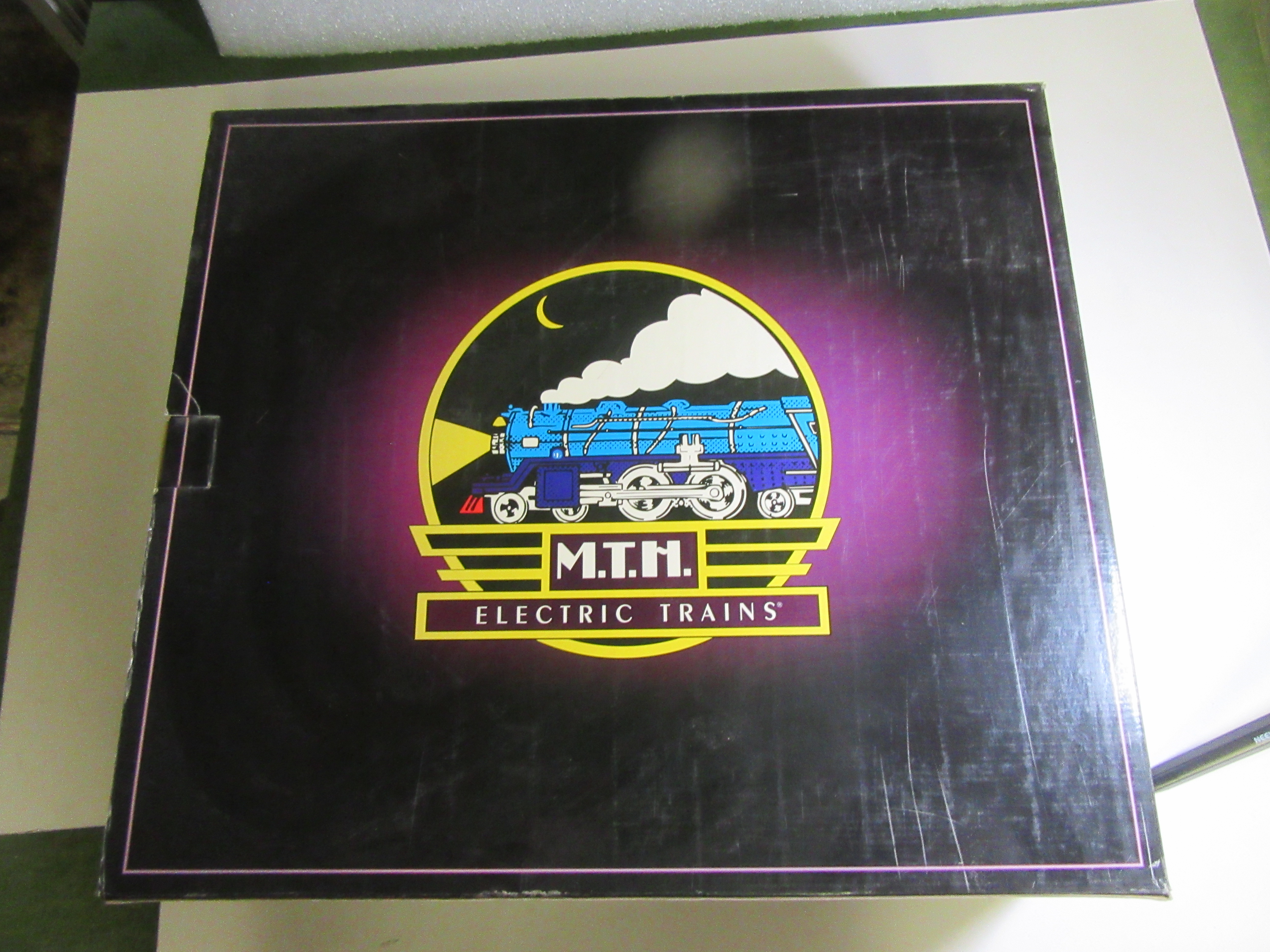 BOX SET WITH ORANGE & RED STUZ BEARCATS