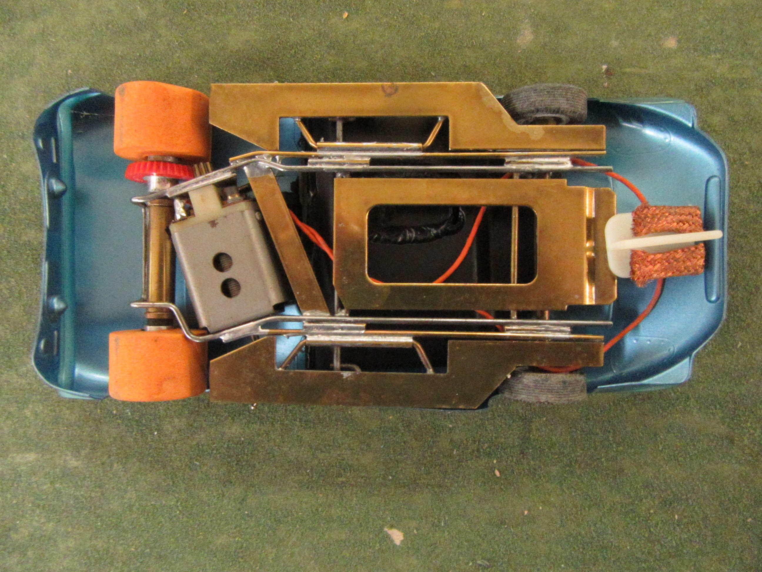 1/24TH SCALE CHASSIS OF UNKNOWN LOLA T70 ?