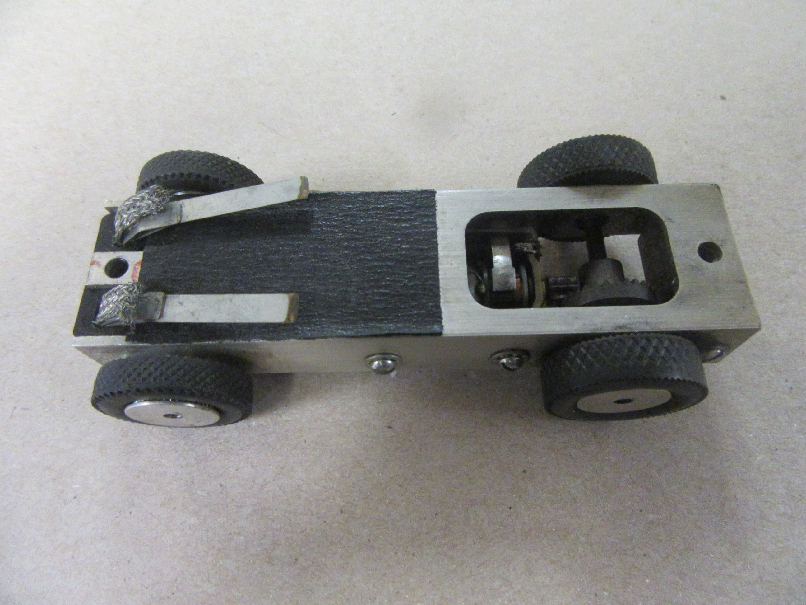 CHASSIS FOR THE 1/32ND SCALE STROMBECKER ARCADE CAR