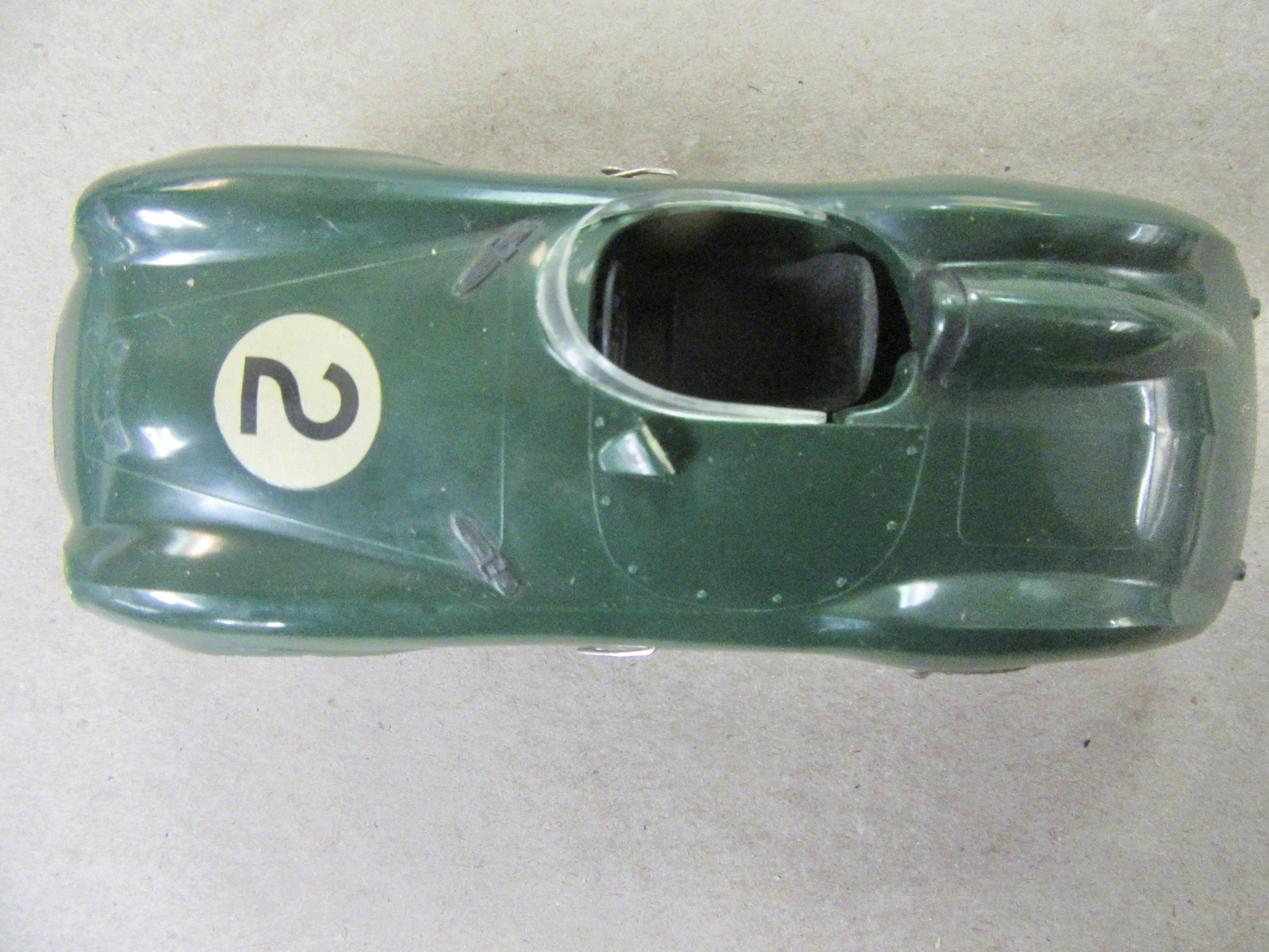 1/24TH SCALE MERIT ASTON MARTIN DB3 TOP VIEW, FRONT WHEEL DRIVE. MADE IN 1960 ?