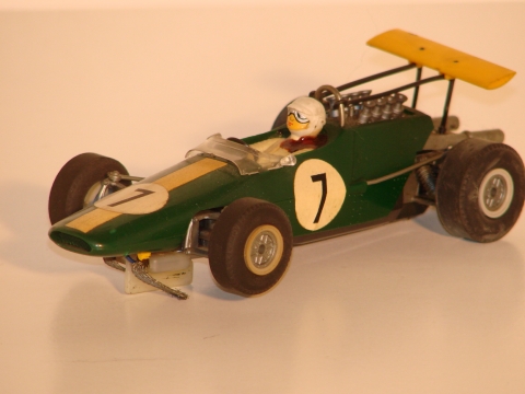 1/32 LOLA BMW T 100