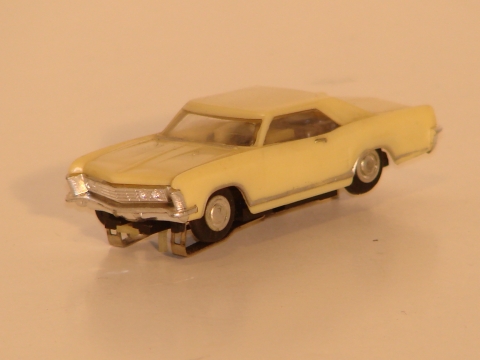 HO SCALE BUICK RIVERA