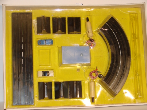 HO SCALE SET WITH A JAGUAR XKE & A FORD GALAXIE