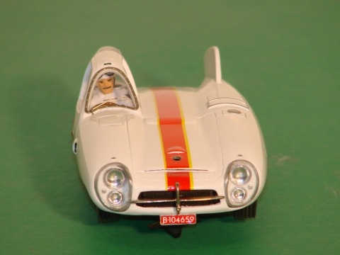 FRONT VIEW OF 1/32ND SCALE PEGASO BISILURO,CJ-21,RTR