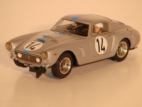 1/32ND SCALE FERRARI 250 GT SWB 1961 LE MANS,CJ-23,RTR. 400 MADE