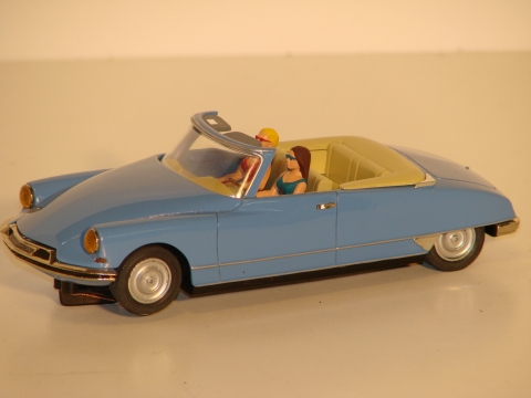 1/32 CITROEN DS 19 with 2 women.#113/300.