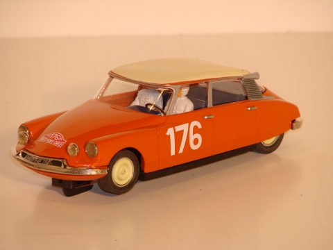 1/32 CITROEN DS-19 MONTE CARLO 1959.300 MADE.