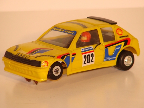 1/32ND SCALE PEUGEOT 205