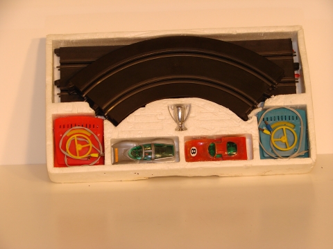 CONTENTS OF THE 1/43RD SCALE SET