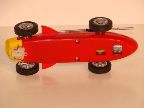 BOTTOM OF THE 1/24TH SCALE MASERATI 250,2ND STYE NYLON GUIDE